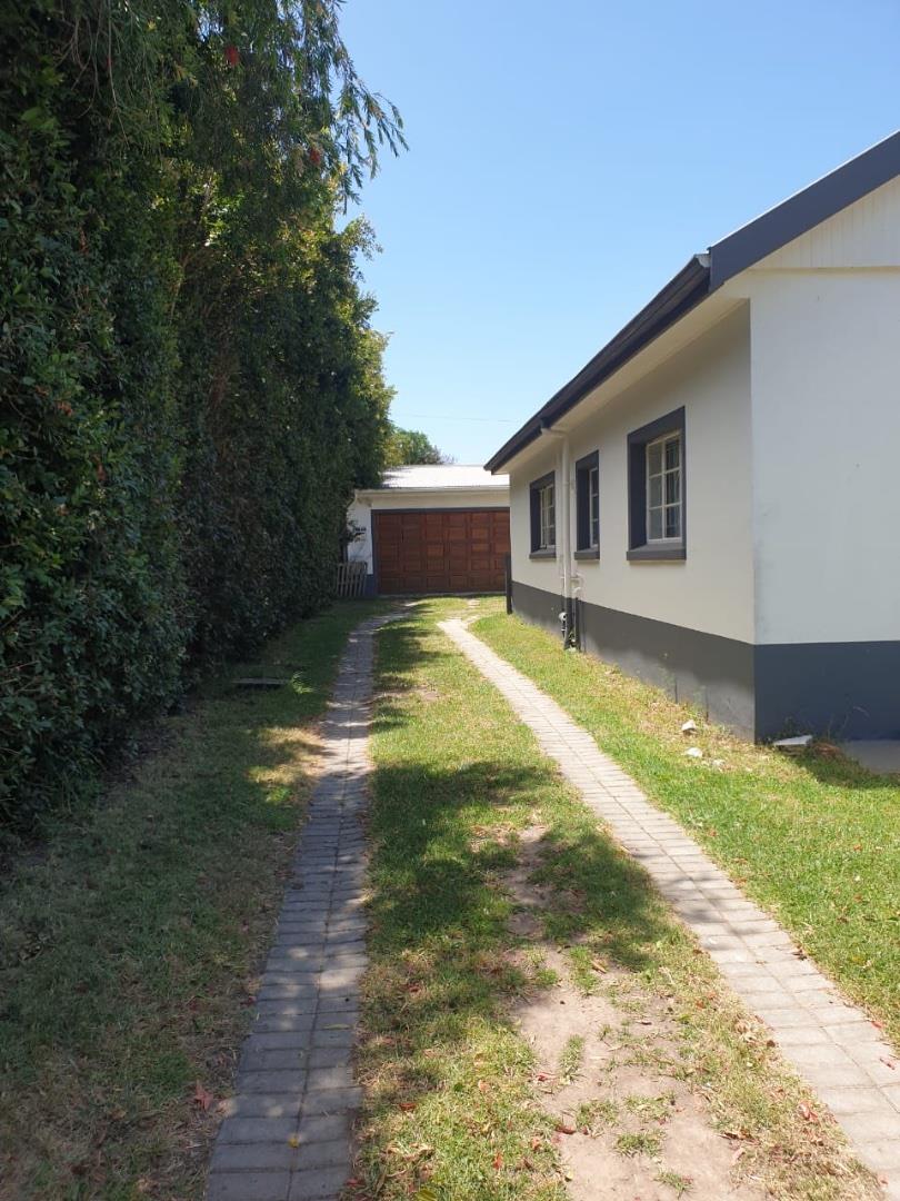 4 Bedroom Property for Sale in Humansdorp Eastern Cape